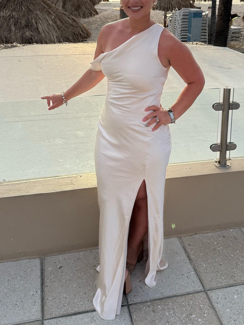 Elegant One-Shoulder Cream Evening Dress
